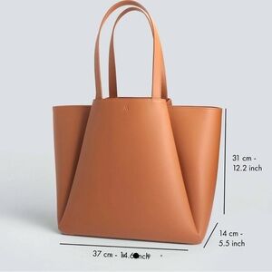 Kaai Pyramid Laptop Bag in Cognac